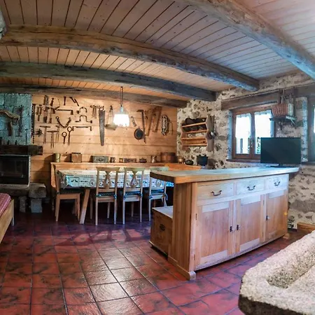 Tomaselli Chalet *